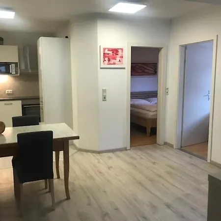 アパート アパーテメンツ ファム グラインザー ミレッラ ノイシュティフト・イム・シュトゥーバイタール