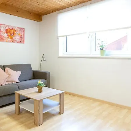 アパート アパーテメンツ ファム グラインザー ミレッラ