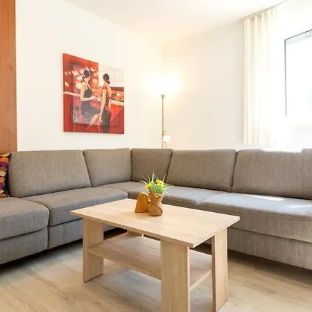 アパート アパーテメンツ ファム グラインザー ミレッラ