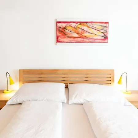 アパート アパーテメンツ ファム グラインザー ミレッラ