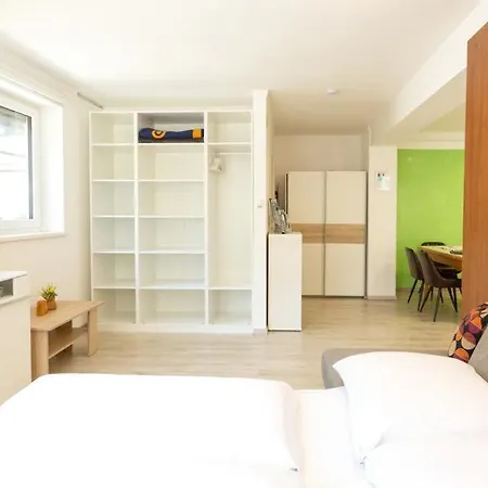 アパーテメンツ ファム グラインザー ミレッラ アパート