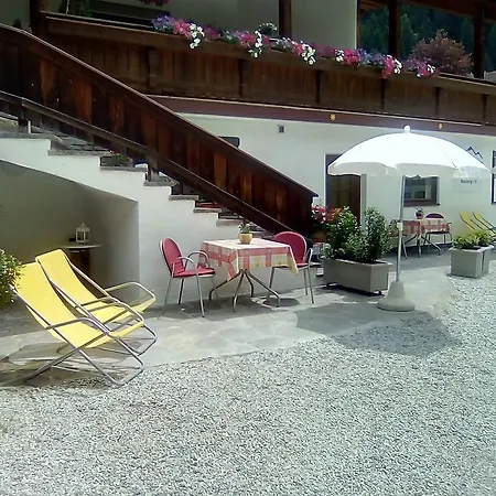 アパート アパーテメンツ ファム グラインザー ミレッラ ノイシュティフト・イム・シュトゥーバイタール