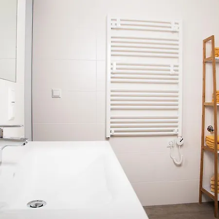 アパート アパーテメンツ ファム グラインザー ミレッラ